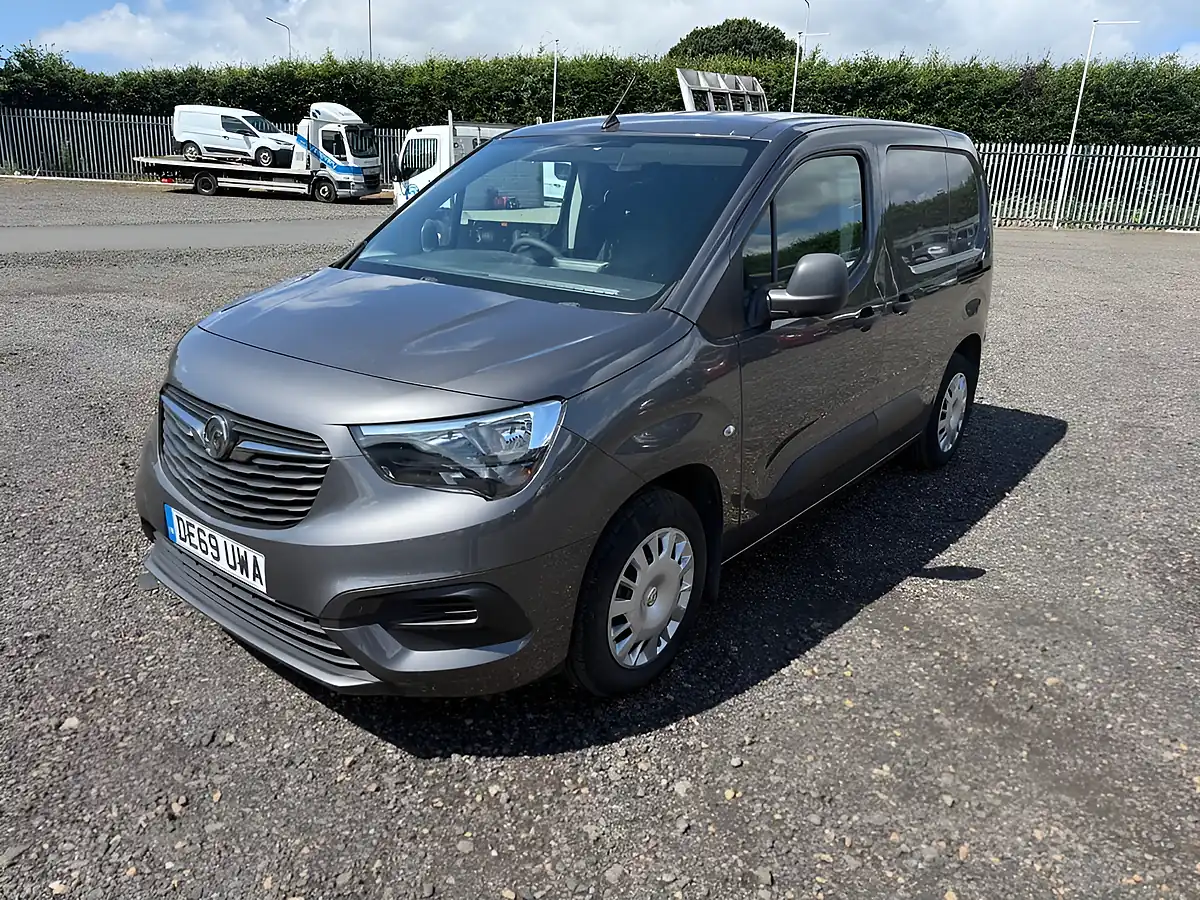 Used 2019 Vauxhall Combo Sportive Grey - Interior and Exterior details 3