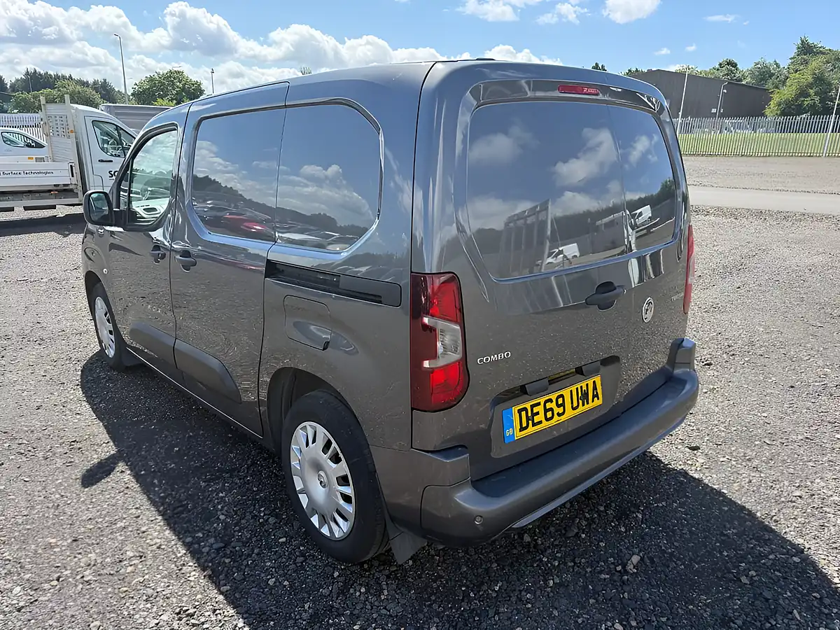 Used 2019 Vauxhall Combo Sportive Grey - Interior and Exterior details 5