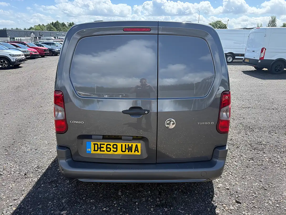 Used 2019 Vauxhall Combo Sportive Grey - Interior and Exterior details 6