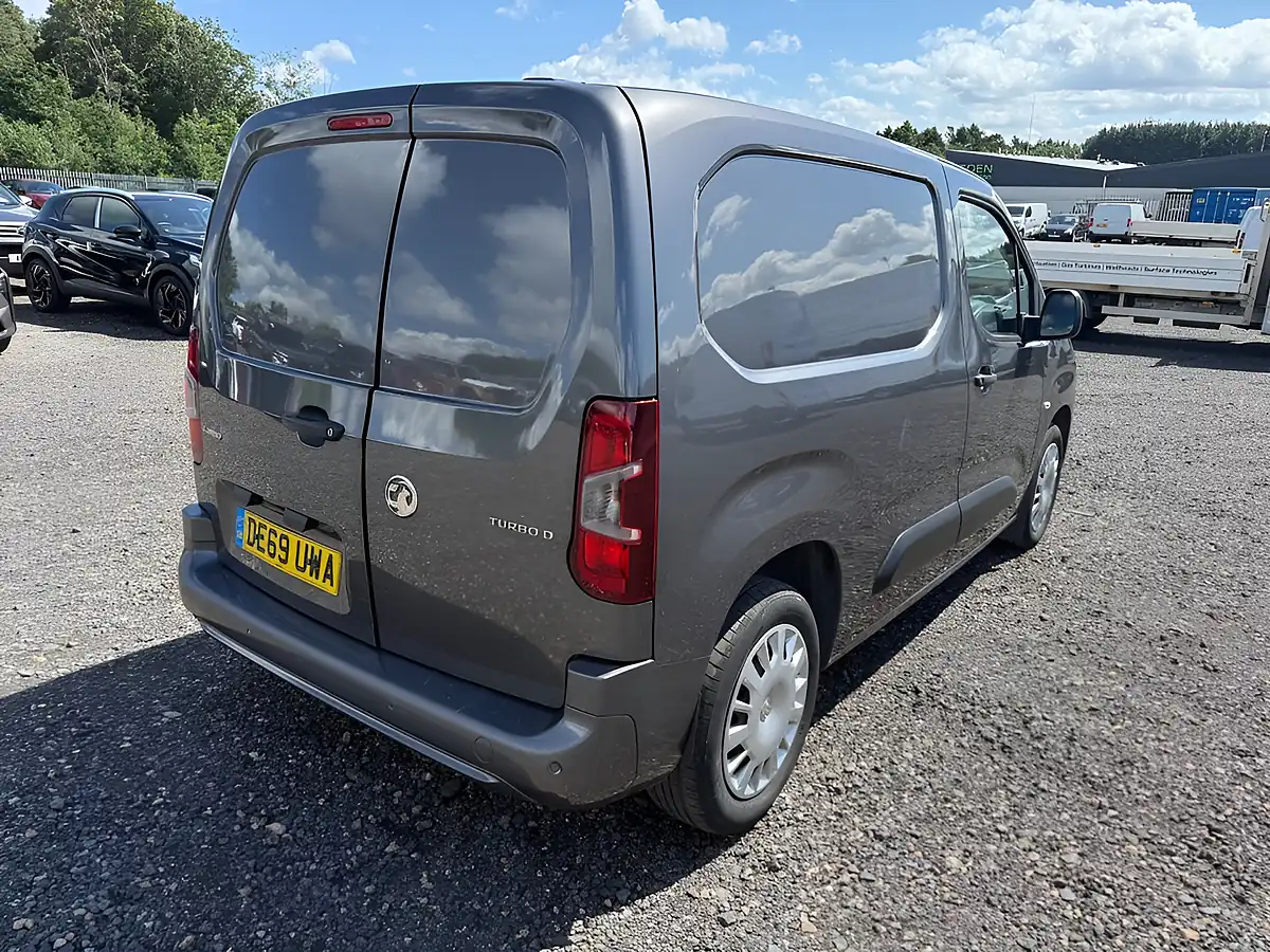 Used 2019 Vauxhall Combo Sportive Grey - Interior and Exterior details 7