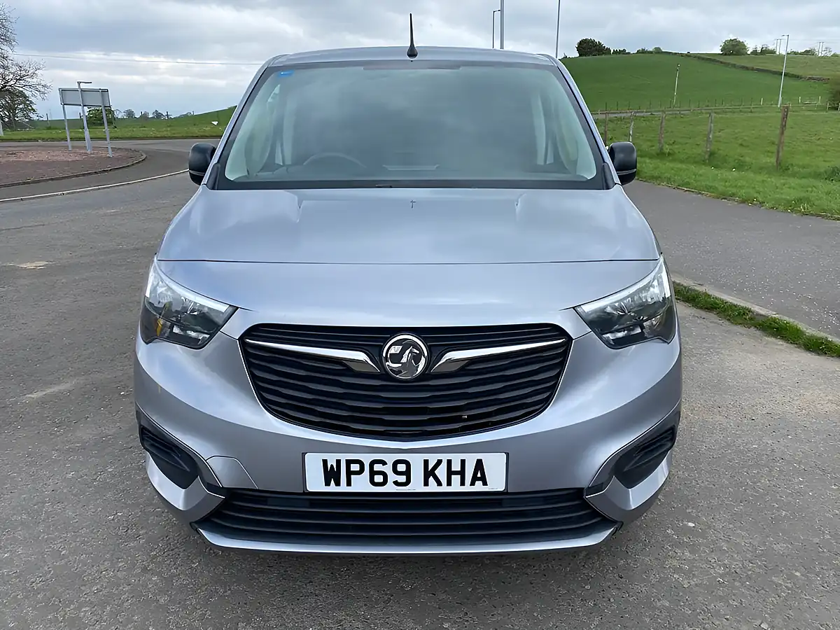 Used 2019 Vauxhall Combo Sportive Grey - Interior and Exterior details 10
