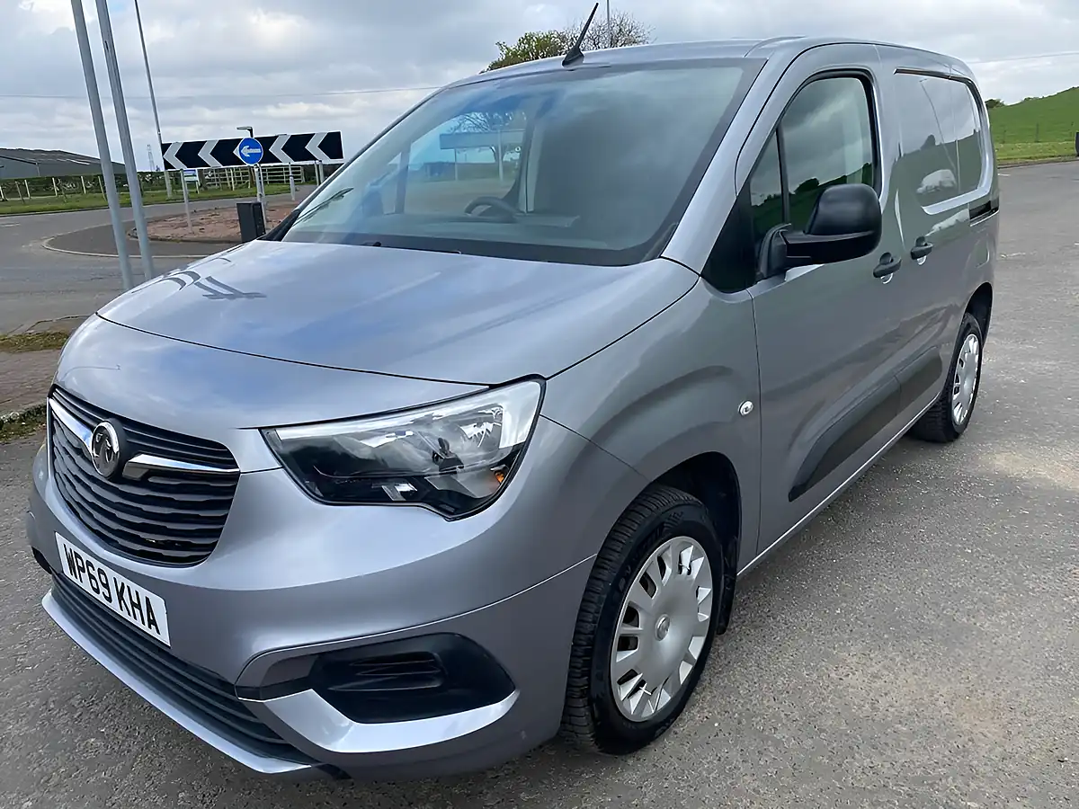 Used 2019 Vauxhall Combo Sportive Grey - Interior and Exterior details 15
