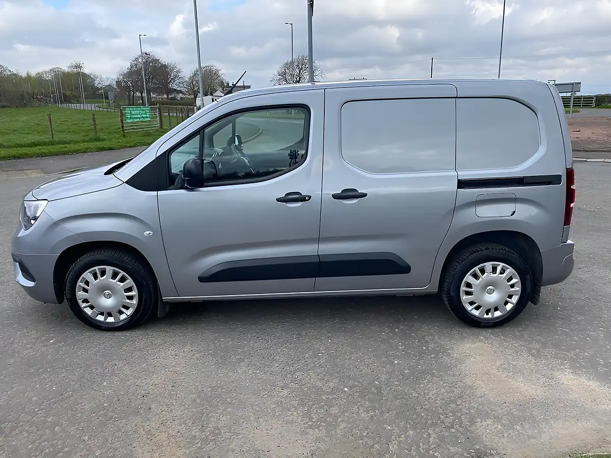 Used 2019 Vauxhall Combo Sportive Grey - Interior and Exterior details 16