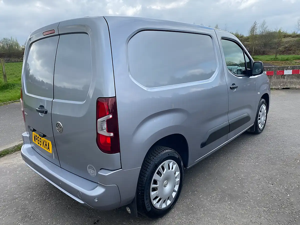 Used 2019 Vauxhall Combo Sportive Grey - Interior and Exterior details 3