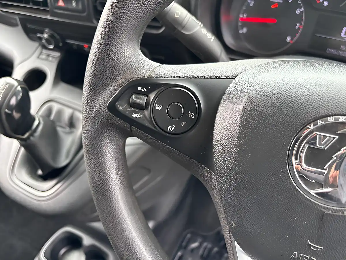 Used 2019 Vauxhall Combo Sportive Grey - Interior and Exterior details 15