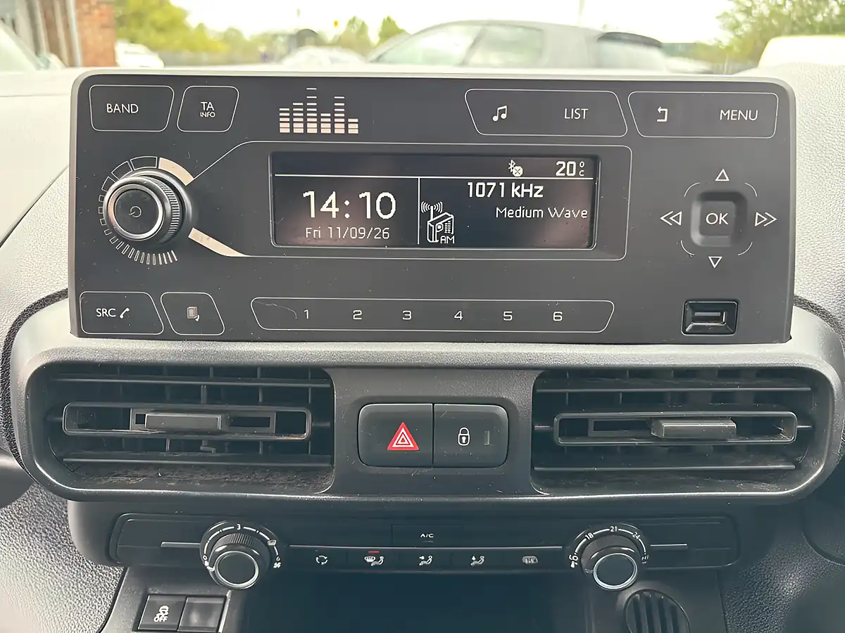 Used 2019 Vauxhall Combo Sportive Grey - Interior and Exterior details 17