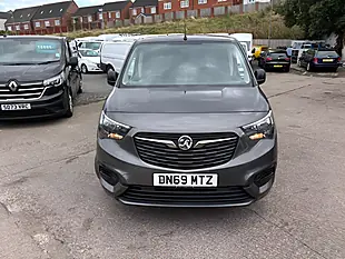 Used 2019 Vauxhall Combo Sportive Grey - Interior and Exterior details 2