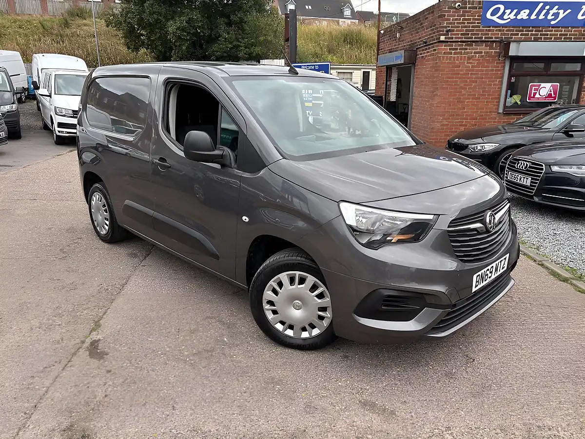 Used 2019 Vauxhall Combo Sportive Grey - Interior and Exterior details 3