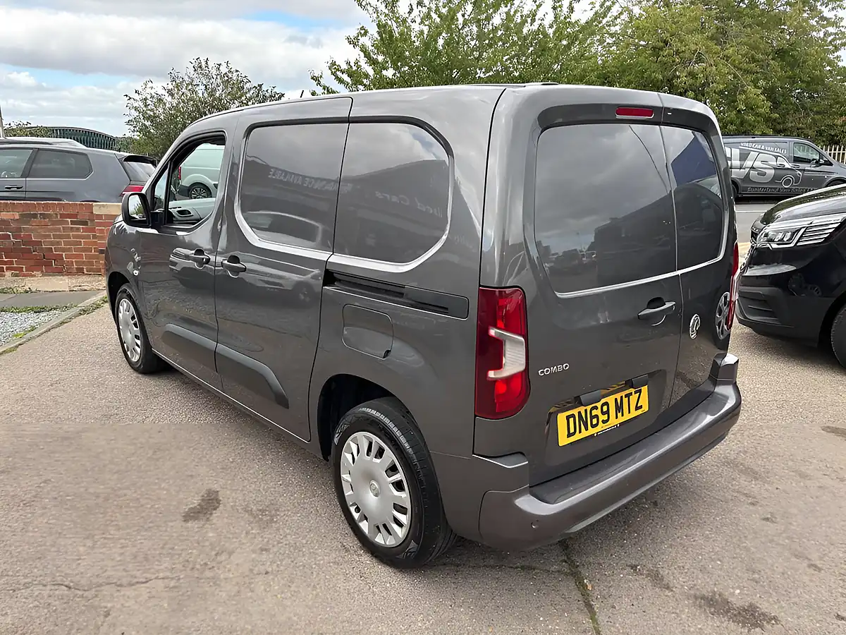 Used 2019 Vauxhall Combo Sportive Grey - Interior and Exterior details 5