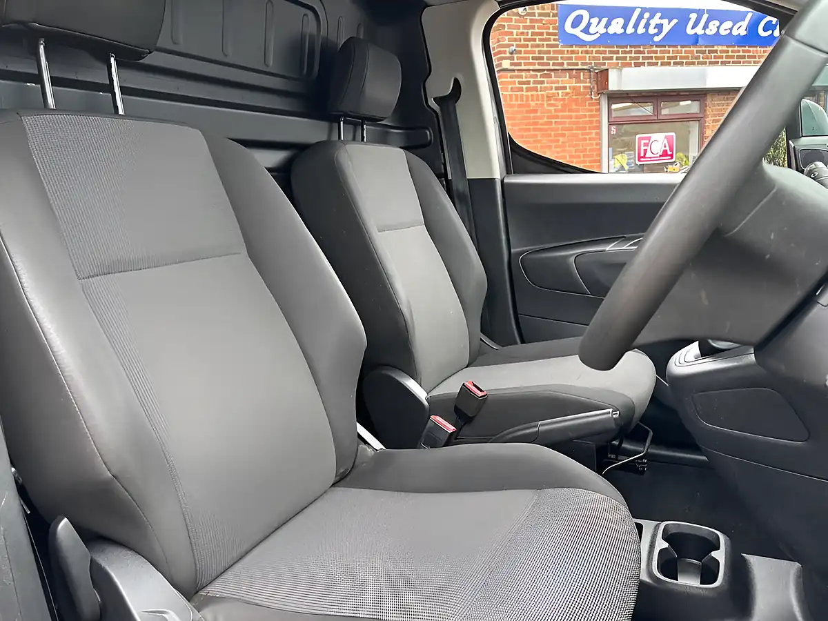 Used 2019 Vauxhall Combo Sportive Grey - Interior and Exterior details 7