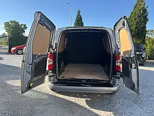 Used 2019 Vauxhall Combo Sportive Grey - Interior and Exterior details 11