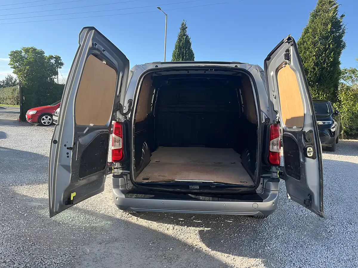 Used 2019 Vauxhall Combo Sportive Grey - Interior and Exterior details 11