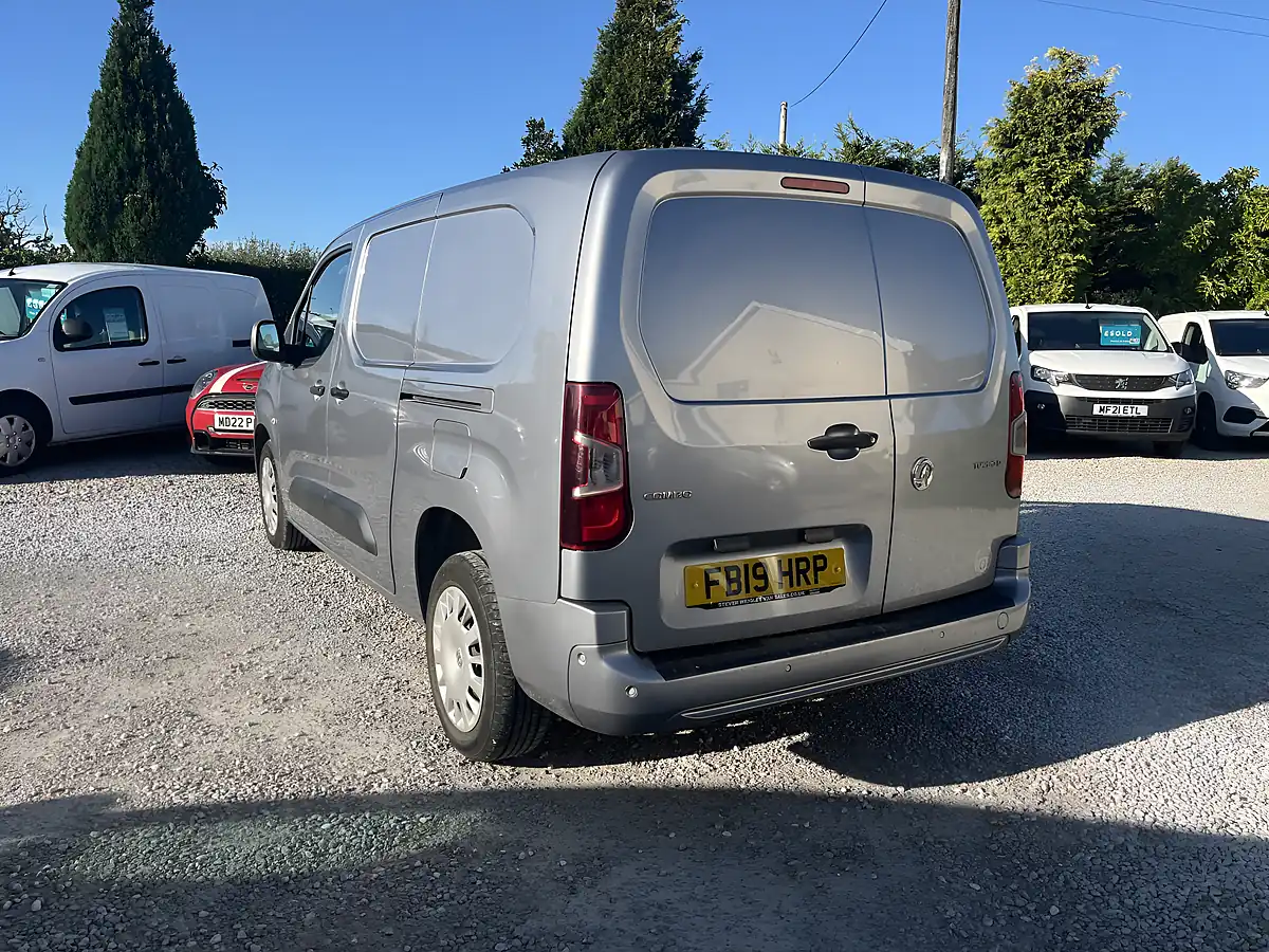 Used 2019 Vauxhall Combo Sportive Grey - Interior and Exterior details 12