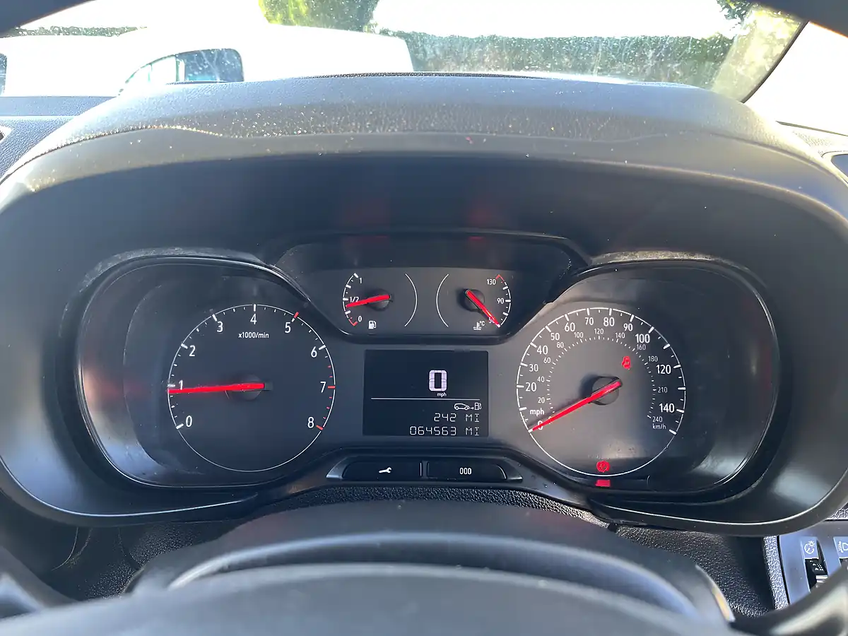 Used 2019 Vauxhall Combo Sportive Grey - Interior and Exterior details 14