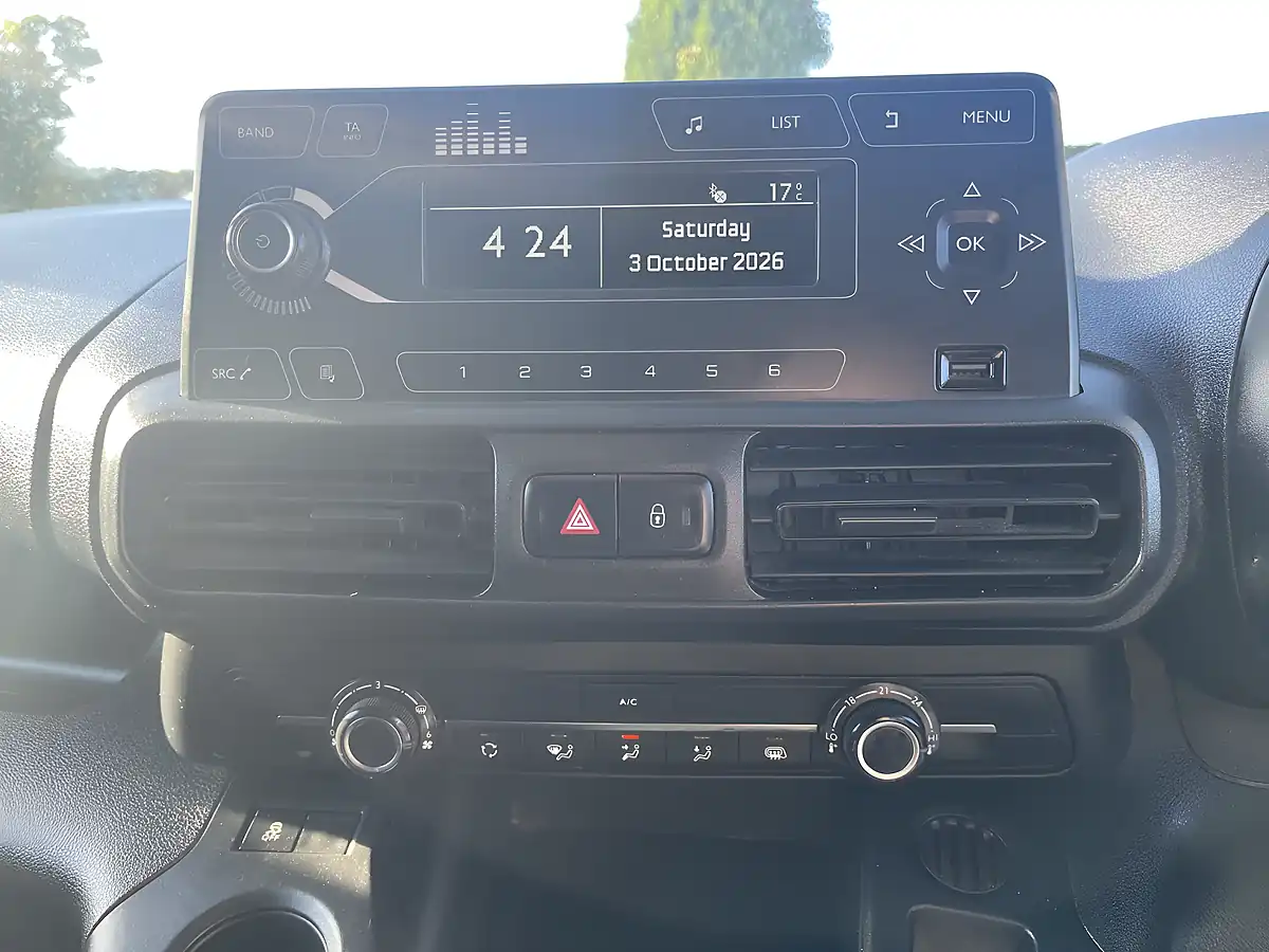 Used 2019 Vauxhall Combo Sportive Grey - Interior and Exterior details 15