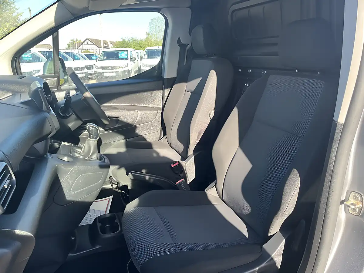 Used 2019 Vauxhall Combo Sportive Grey - Interior and Exterior details 4