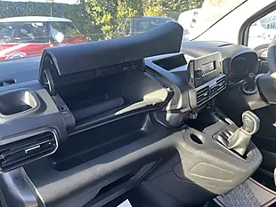 Used 2019 Vauxhall Combo Sportive Grey - Interior and Exterior details 6