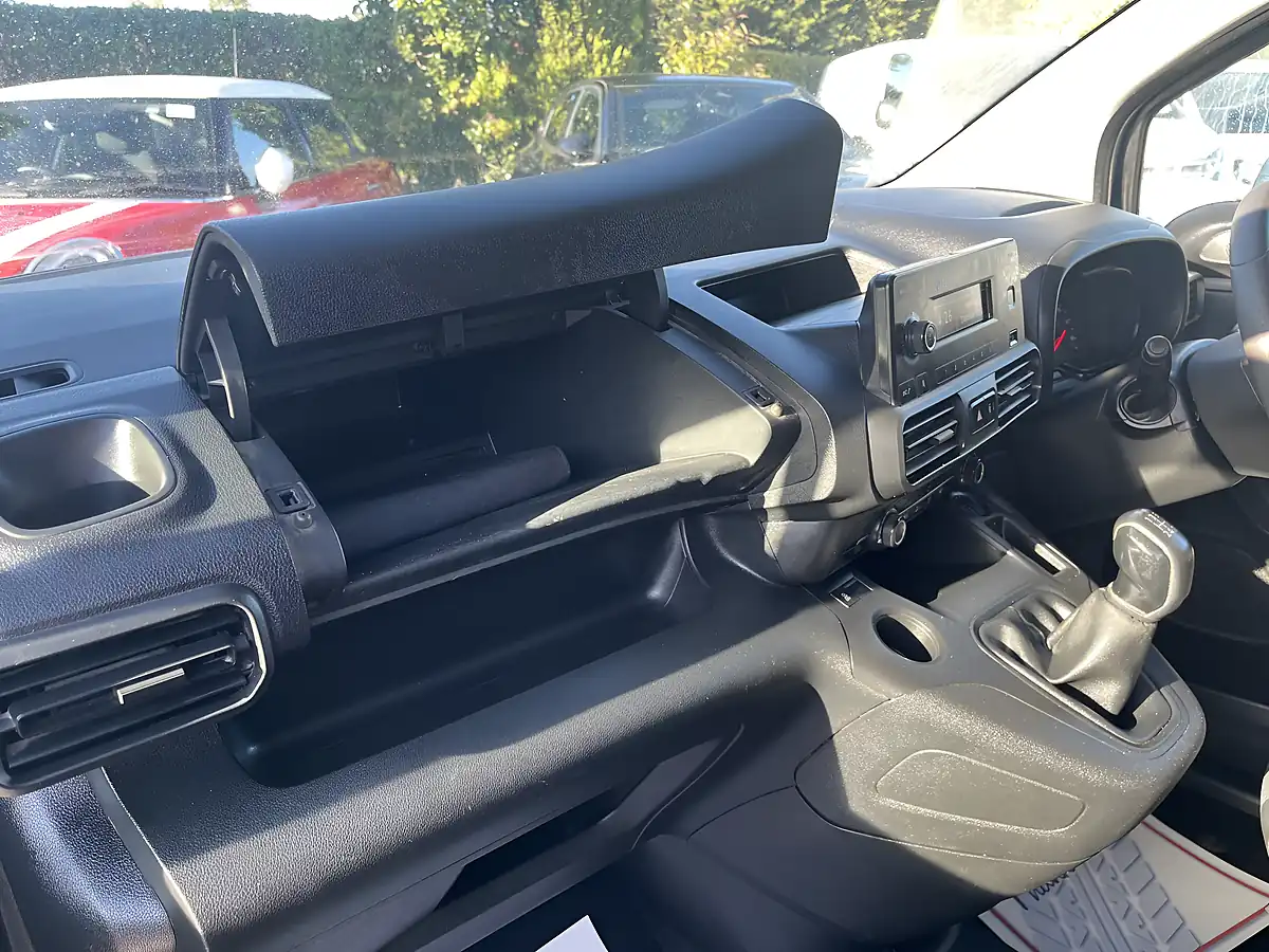 Used 2019 Vauxhall Combo Sportive Grey - Interior and Exterior details 6