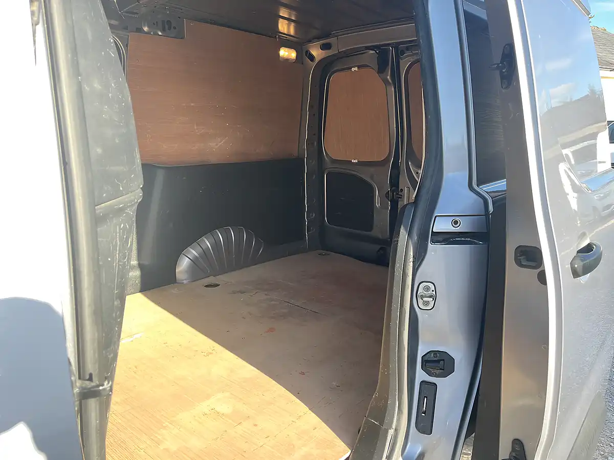 Used 2019 Vauxhall Combo Sportive Grey - Interior and Exterior details 8