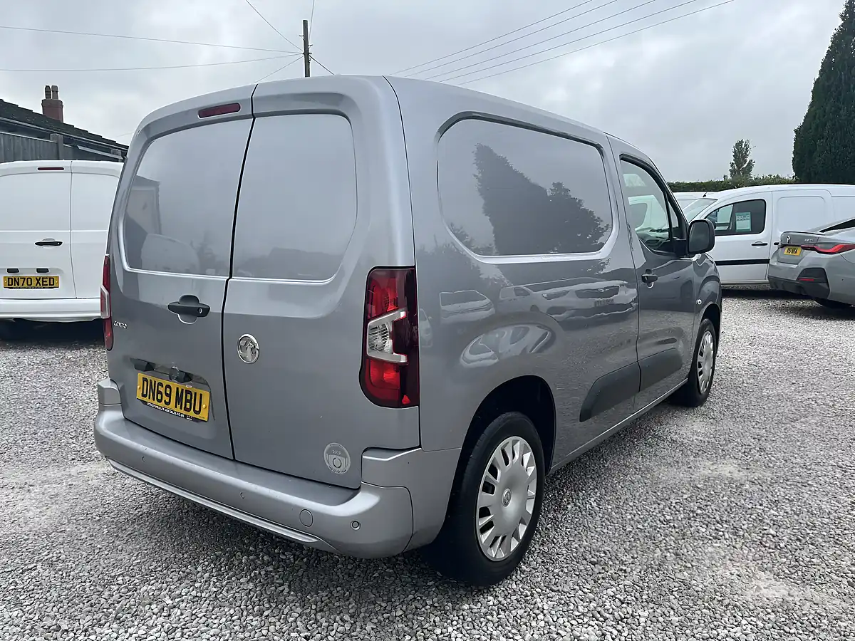 Used 2019 Vauxhall Combo Sportive Grey - Interior and Exterior details 10