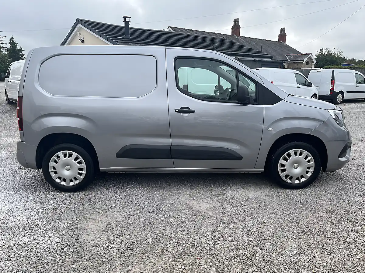 Used 2019 Vauxhall Combo Sportive Grey - Interior and Exterior details 11