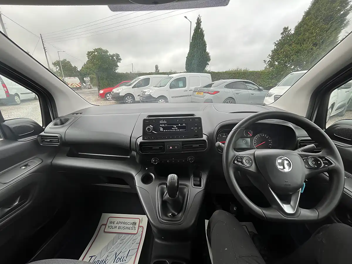 Used 2019 Vauxhall Combo Sportive Grey - Interior and Exterior details 14