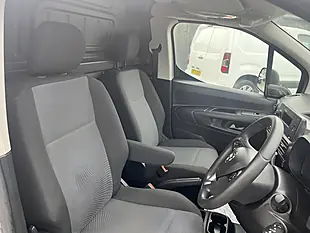 Used 2019 Vauxhall Combo Sportive Grey - Interior and Exterior details 15