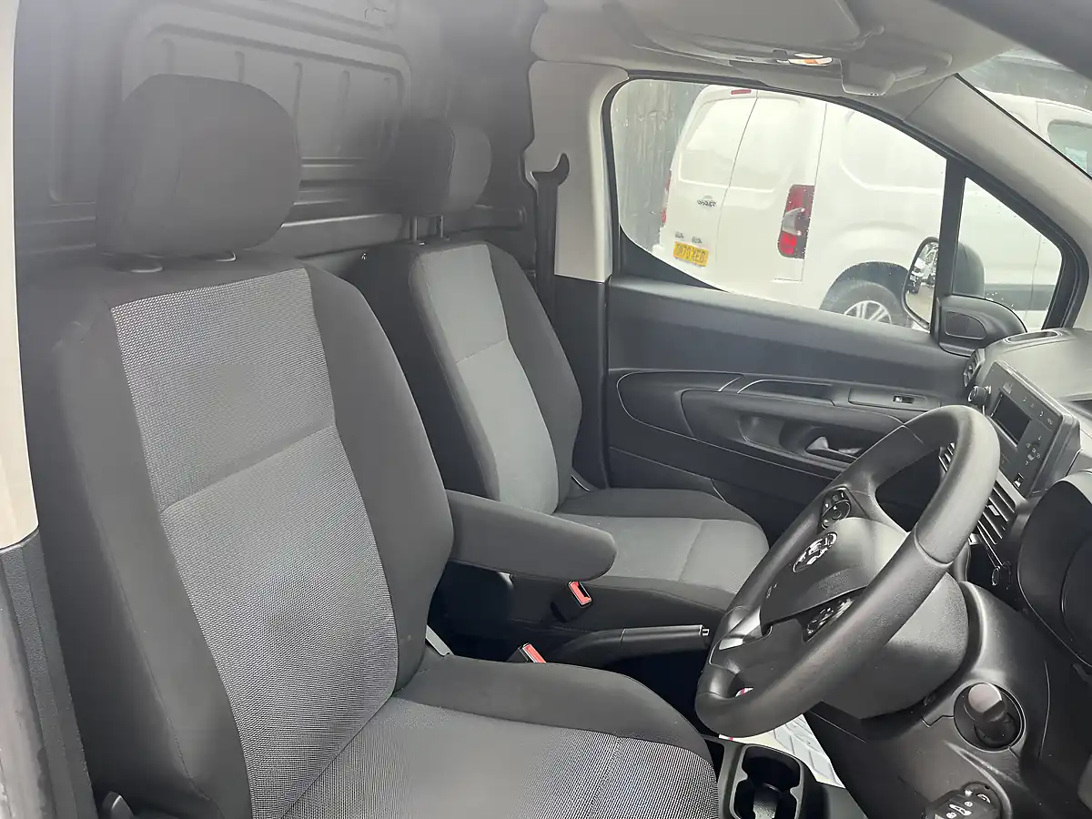 Used 2019 Vauxhall Combo Sportive Grey - Interior and Exterior details 15
