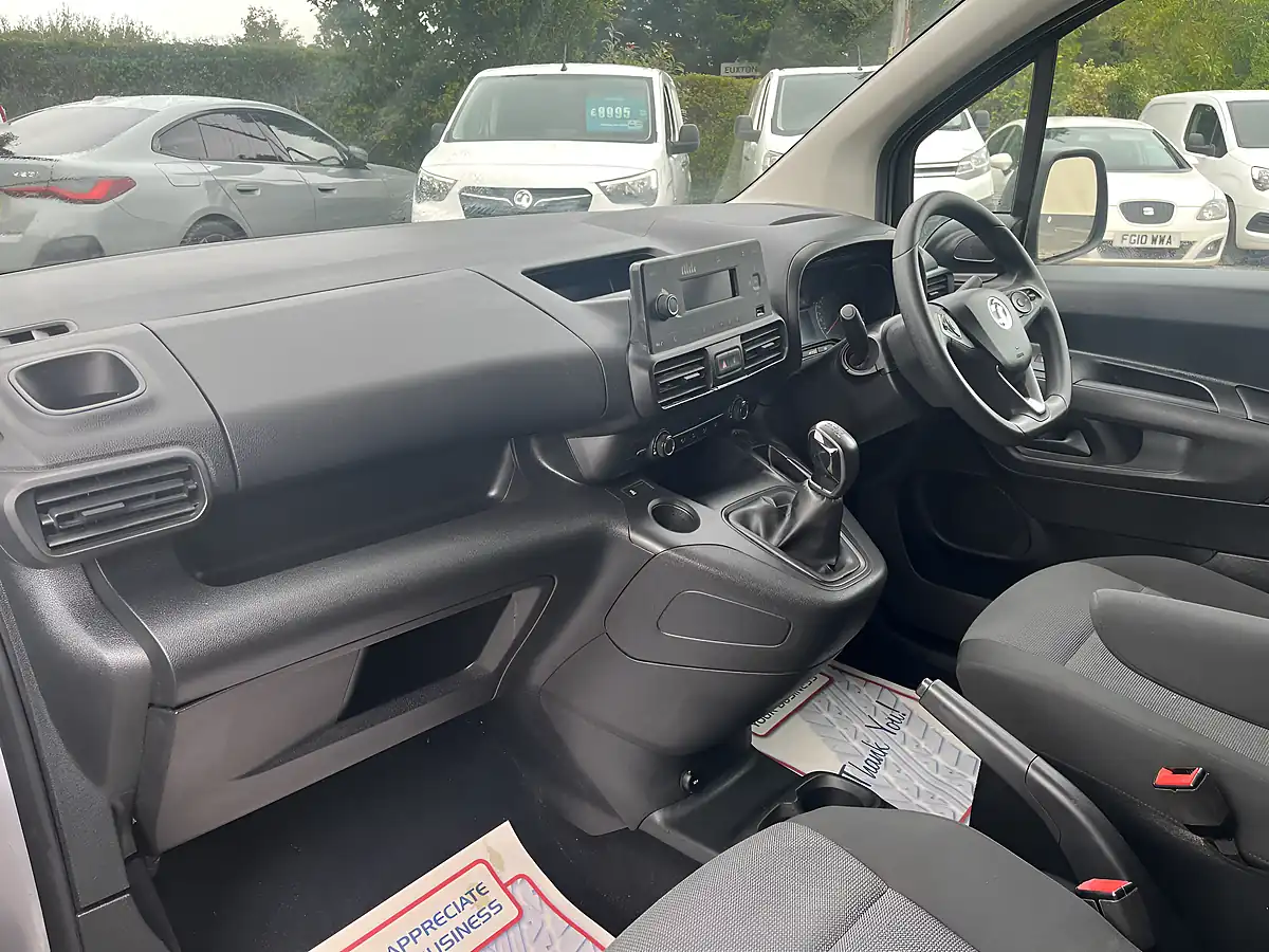 Used 2019 Vauxhall Combo Sportive Grey - Interior and Exterior details 17