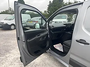 Used 2019 Vauxhall Combo Sportive Grey - Interior and Exterior details 19