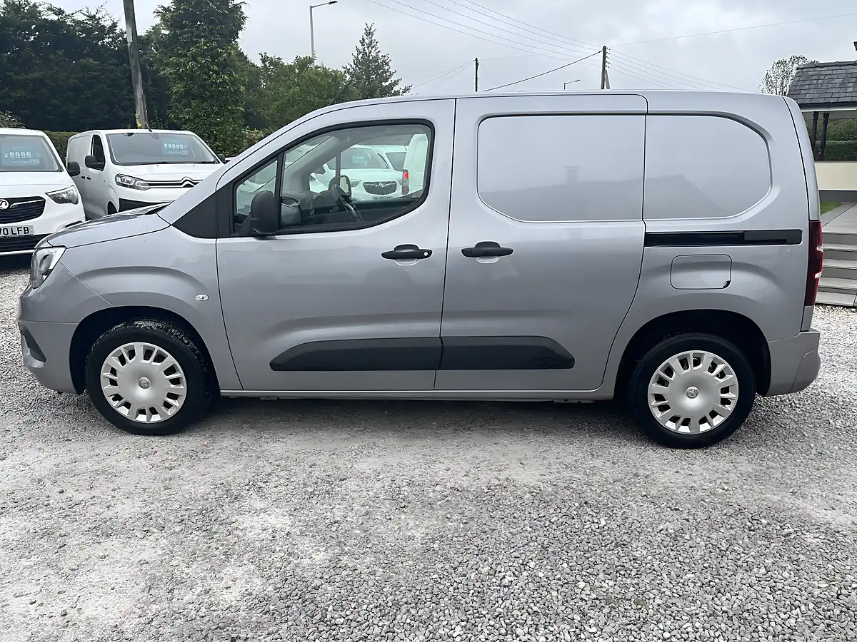 Used 2019 Vauxhall Combo Sportive Grey - Interior and Exterior details 6