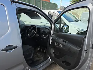Used 2019 Vauxhall Combo Sportive Grey - Interior and Exterior details 13