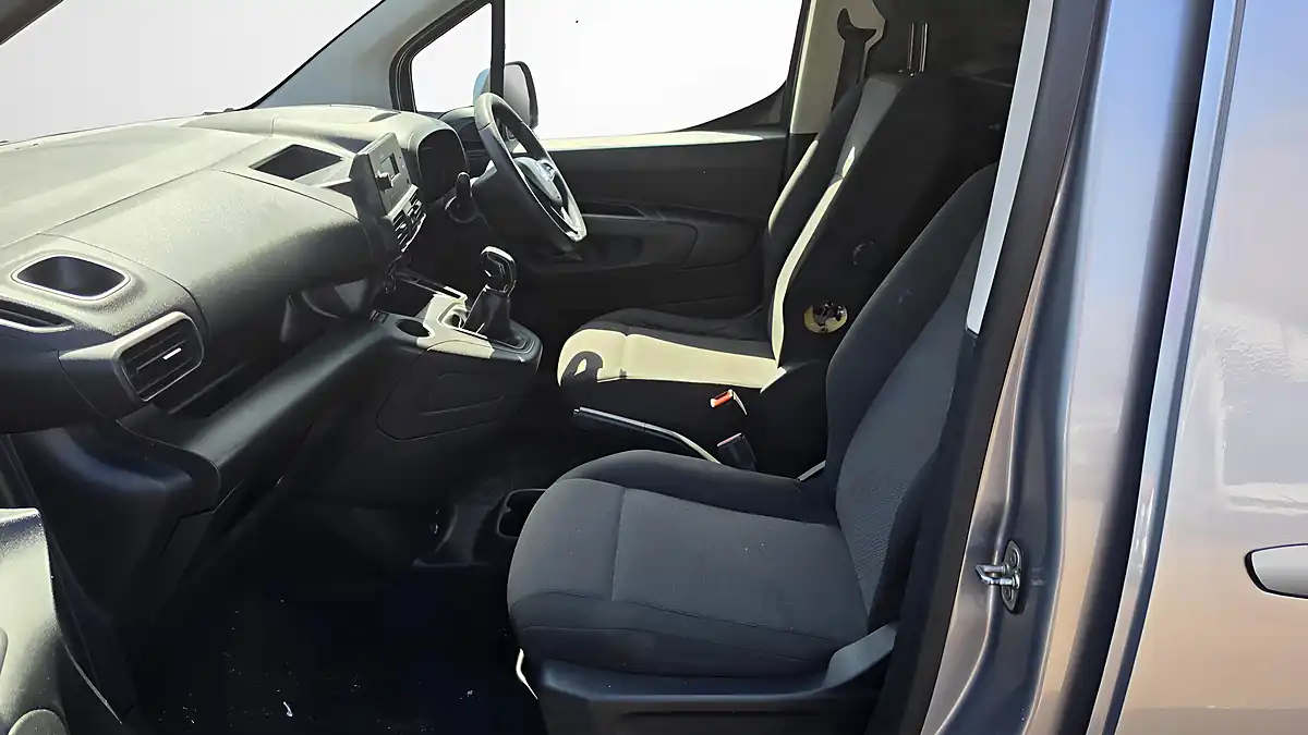 Used 2019 Vauxhall Combo Sportive Grey - Interior and Exterior details 16