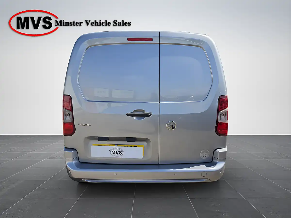 Used 2019 Vauxhall Combo Sportive Grey - Interior and Exterior details 8