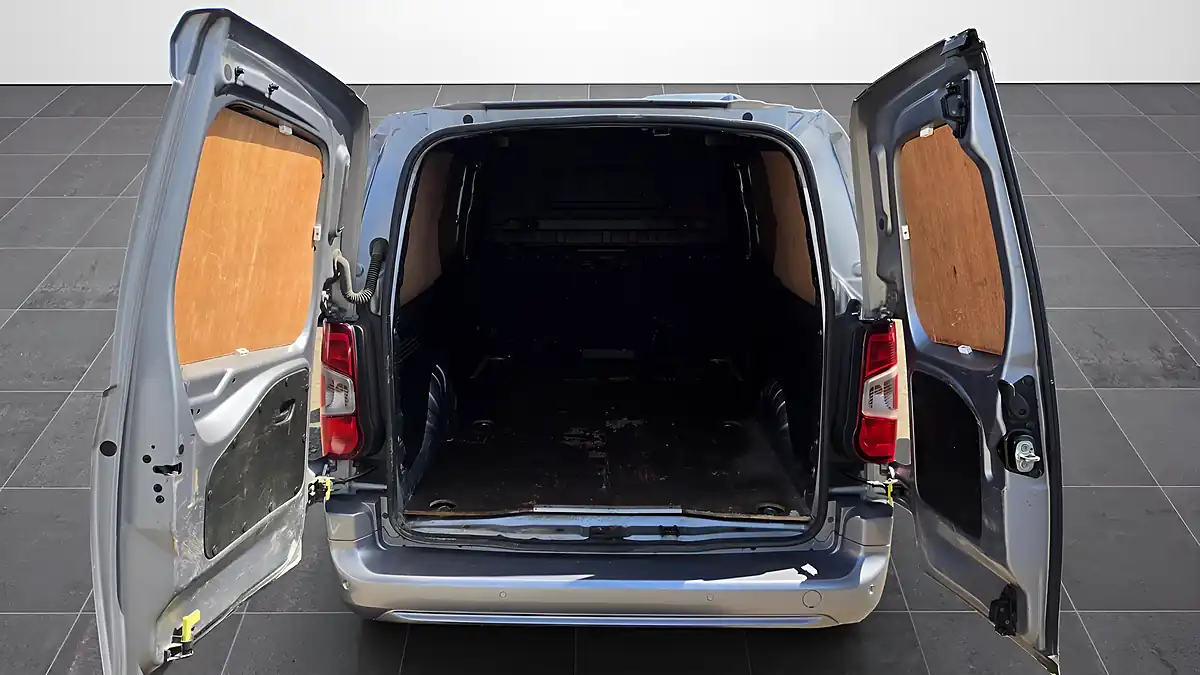 Used 2019 Vauxhall Combo Sportive Grey - Interior and Exterior details 9