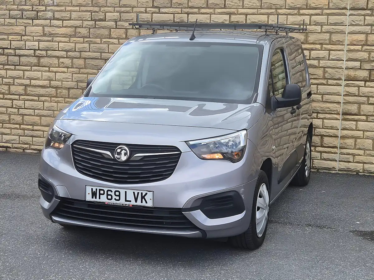 Used 2019 Vauxhall Combo Sportive L1 H1 Grey - Interior and Exterior details 5