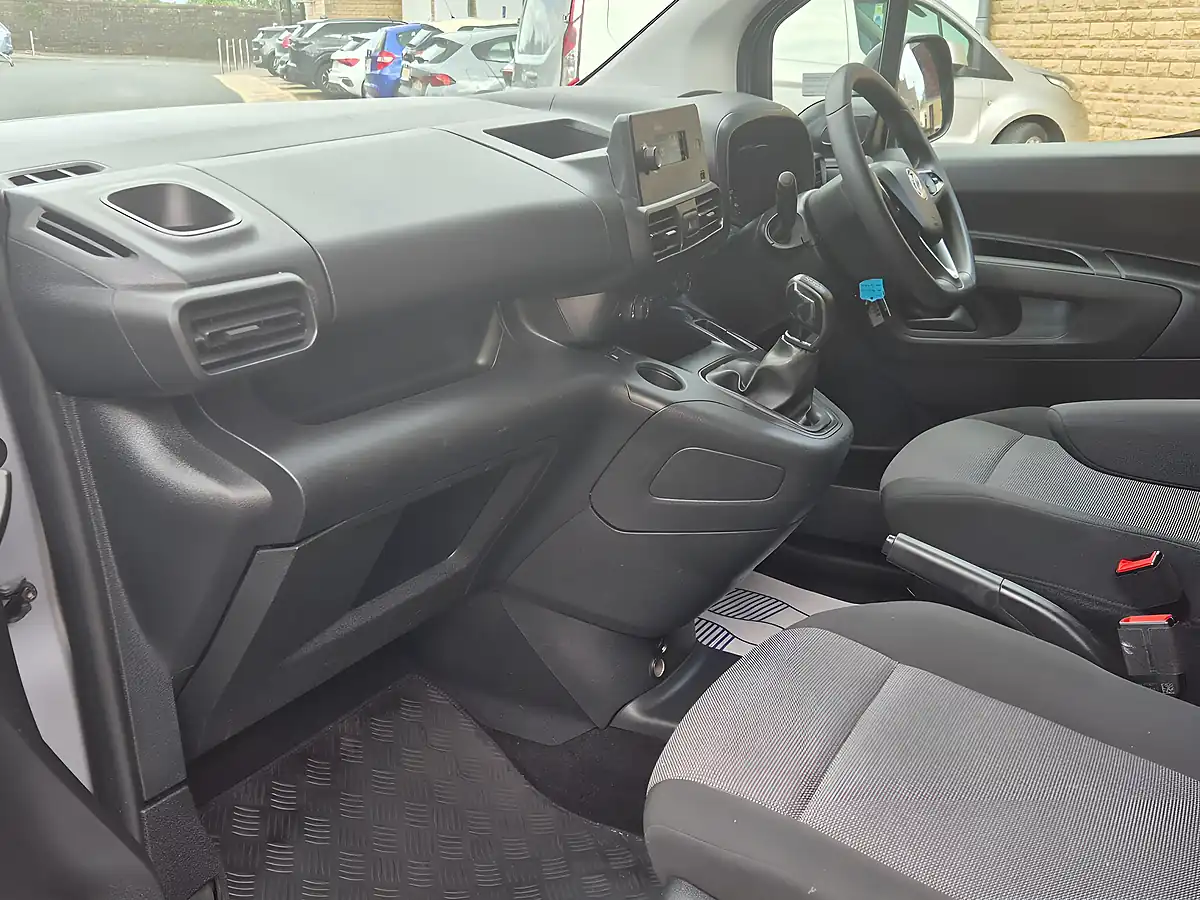 Used 2019 Vauxhall Combo Sportive L1 H1 Grey - Interior and Exterior details 6