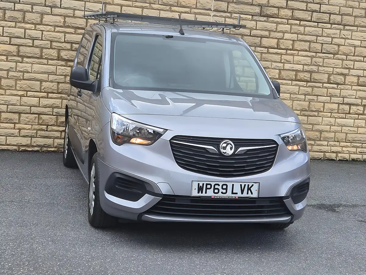 Used 2019 Vauxhall Combo Sportive L1 H1 Grey - Interior and Exterior details 8