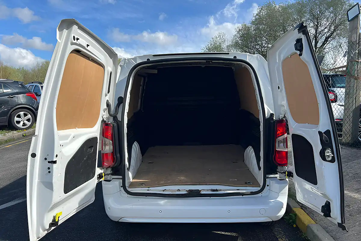 Used 2019 Vauxhall Combo Sportive L1 H1 White - Interior and Exterior details 10