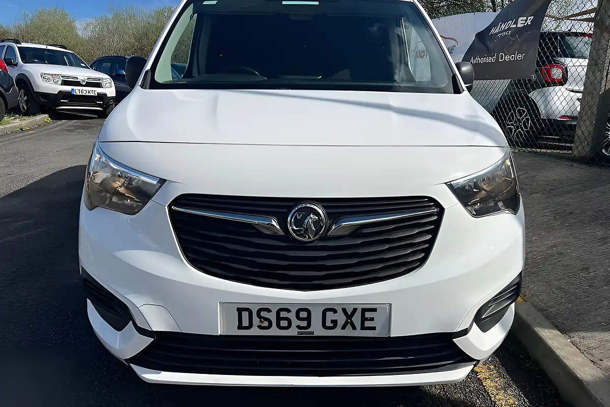 Used 2019 Vauxhall Combo Sportive L1 H1 White - Interior and Exterior details 13