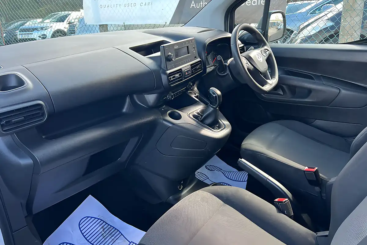 Used 2019 Vauxhall Combo Sportive L1 H1 White - Interior and Exterior details 17