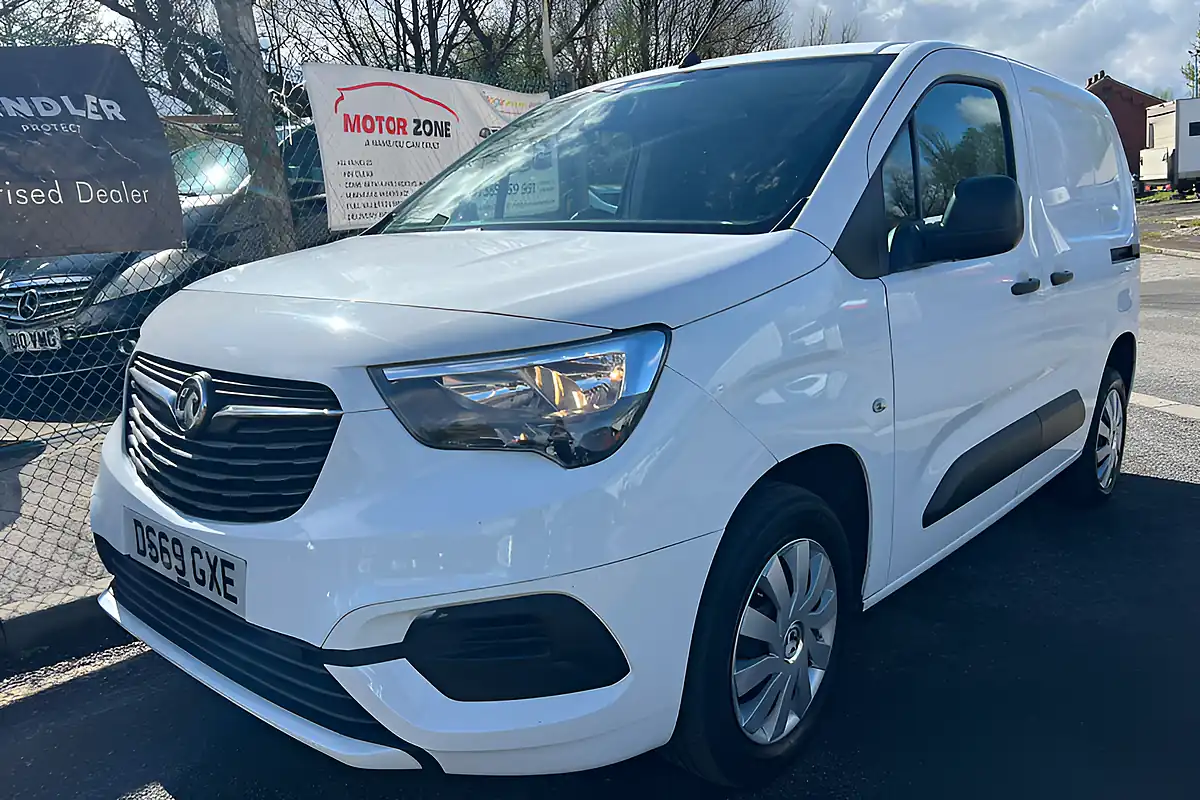 Used 2019 Vauxhall Combo Sportive L1 H1 White - Interior and Exterior details 3