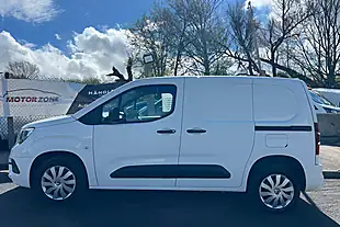 Used 2019 Vauxhall Combo Sportive L1 H1 White - Interior and Exterior details 5