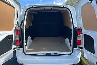 Used 2019 Vauxhall Combo Sportive L1 H1 White - Interior and Exterior details 9