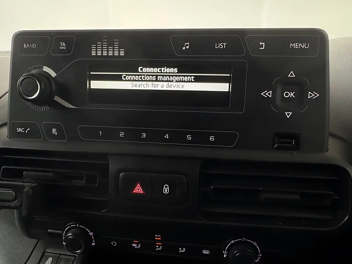 Used 2019 Vauxhall Combo Sportive L1 H1 White - Interior and Exterior details 10