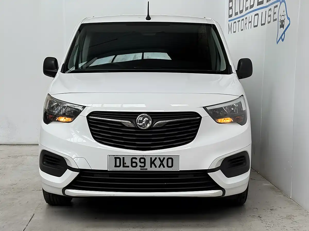 Used 2019 Vauxhall Combo Sportive L1 H1 White - Interior and Exterior details 2