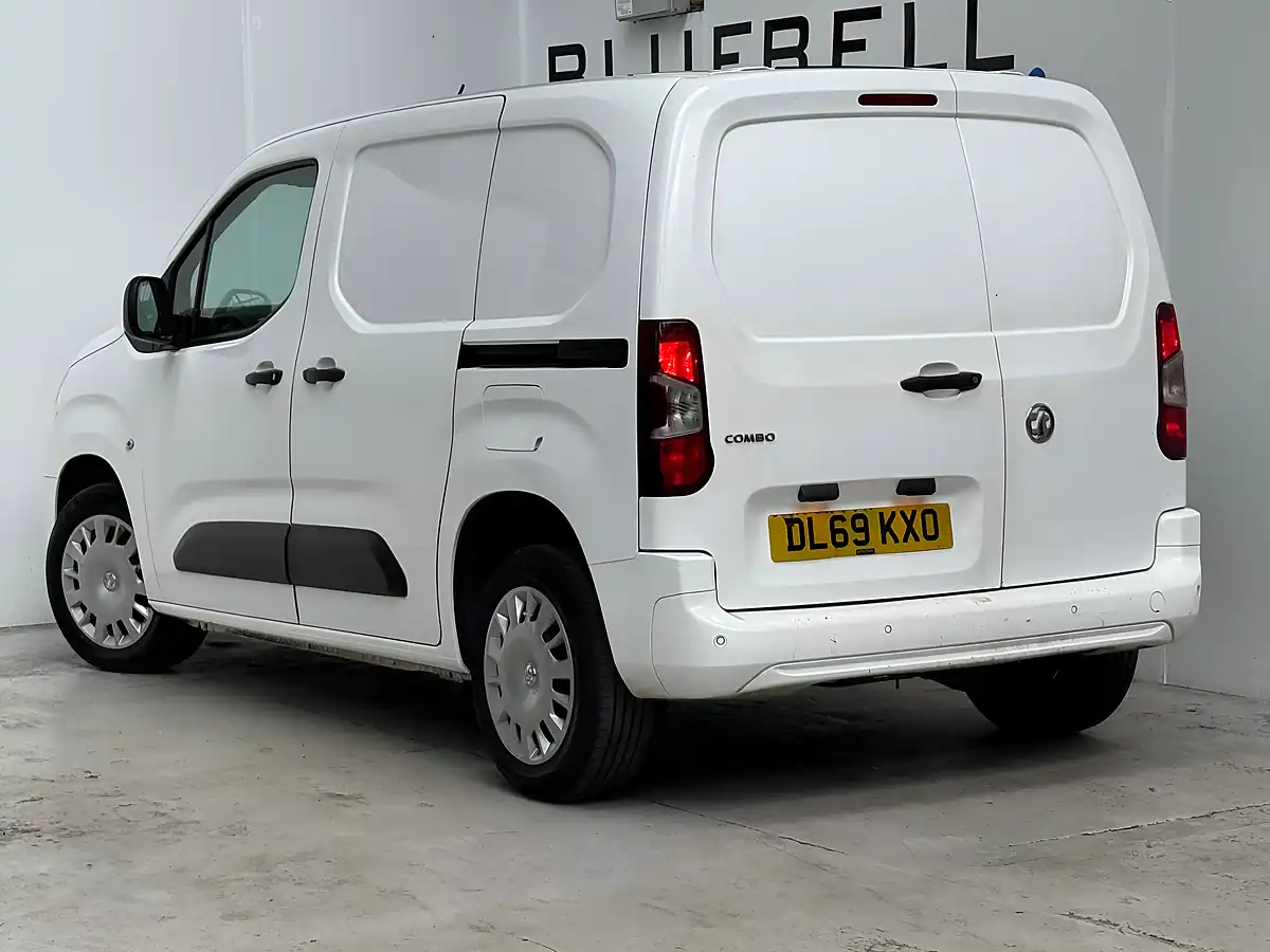Used 2019 Vauxhall Combo Sportive L1 H1 White - Interior and Exterior details 5