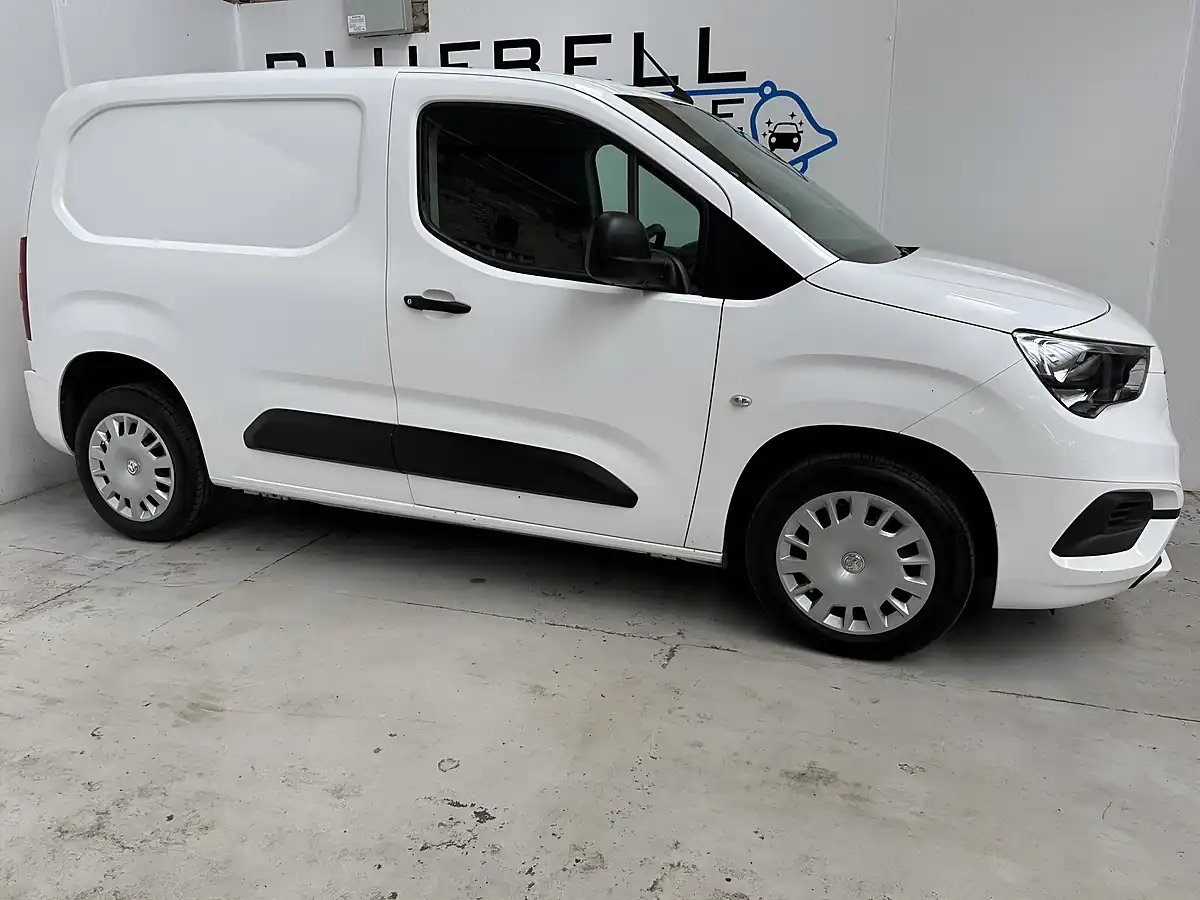 Used 2019 Vauxhall Combo Sportive L1 H1 White - Interior and Exterior details 8