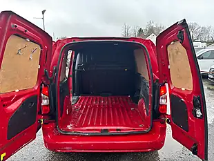 Used 2019 Vauxhall Combo Sportive Red - Interior and Exterior details 10