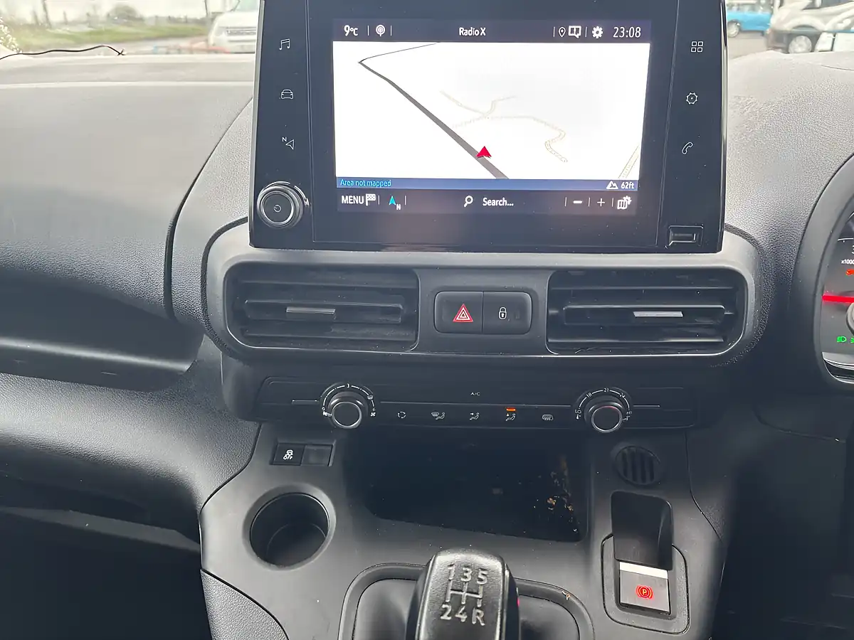 Used 2019 Vauxhall Combo Sportive Red - Interior and Exterior details 14